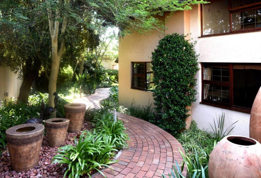 Lourie Lodge Sandton Exterior photo