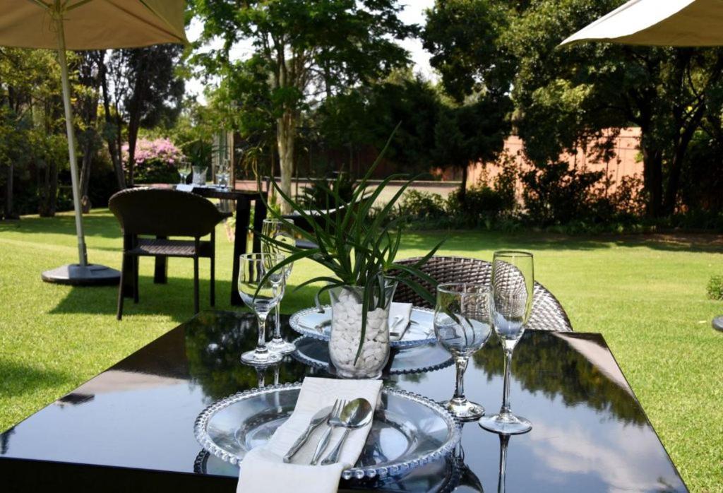 Lourie Lodge Sandton Exterior photo